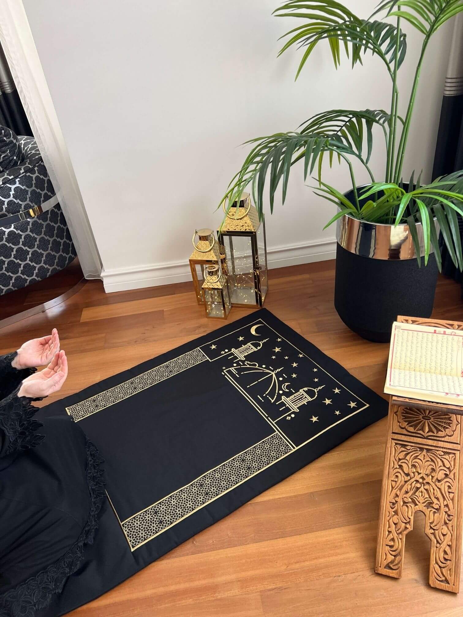 Elegant Embroidered Prayer Rug | Perfect for Daily Prayers