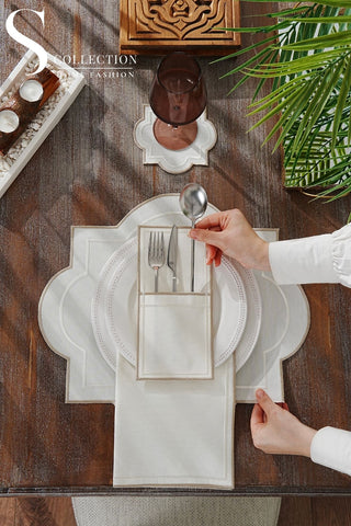 طقم مفارش سفرة - تصميم ميلان - تطريز اوف وايت وبنى فاتح (كابنشينو) - قماش مقاوم للماء - ٦ اشخاص - ٢٤ قطعة - طقم كامل  