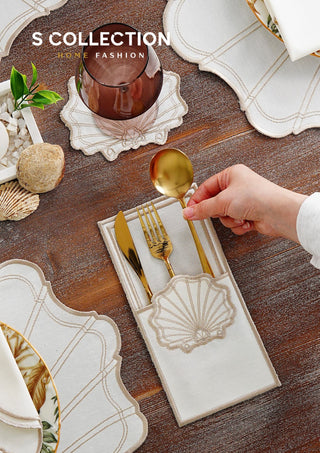 طقم مفارش سفرة - تصميم مارين - تطريز بنى فاتح (كابتشينو) - قماش مقاوم للماء - ٦ اشخاص - ٢٤ قطعة - طقم كامل  