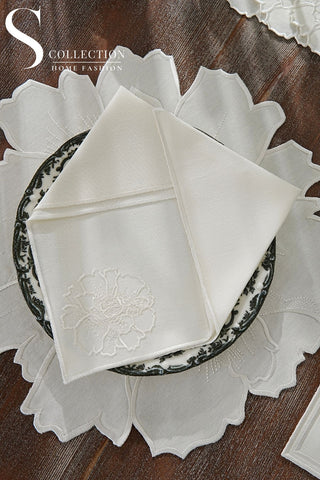 طقم مفارش سفرة - تصميم  إلويس - تطريز اوف وايت - قماش مقاوم للماء - ٦ اشخاص - ٢٤ قطعة - طقم كامل  