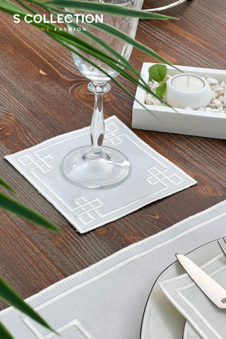 Classy Off White Design Placemat Set - Waterproof Fabric - 6 Persons - 24 Pcs. Full Set