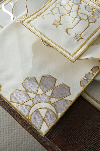 طقم مفارش سفرة - تصميم قبة رمضان - تطريز ذهبى وفضى -  قماش مقاوم للماء - ٦ أشخاص -  ٢٤ قطعة - طقم كامل