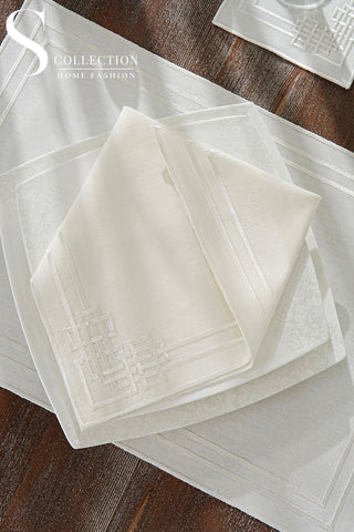 طقم مفارش سفرة - تصميم بيراميد - تطريز اوف وايت - قماش مقاوم للماء - ٦ اشخاص - ٢٤ قطعة - طقم كامل  