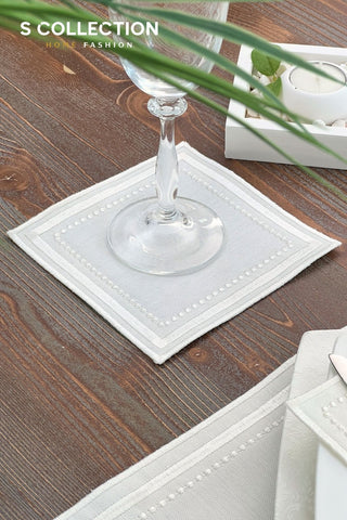 Graceful Off White Design Placemat Set - Waterproof Fabric - 6 Persons - 24 Pcs. Full Set