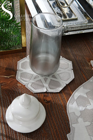 طقم مفارش سفرة - تصميم قبة رمضان - تطريز فضى -  قماش مقاوم للماء -  ٦ أشخاص - ٢٤ قطعة - طقم كامل