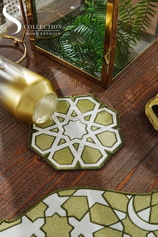 طقم مفارش سفرة - تصميم قبة رمضان - تطريز  أخضر زيتونى -  قماش مقاوم للماء -  ٦ أشخاص - ٢٤ قطعة - طقم كامل