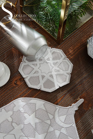 طقم مفارش سفرة - تصميم قبة رمضان - تطريز فضى -  قماش مقاوم للماء -  ٦ أشخاص - ٢٤ قطعة - طقم كامل