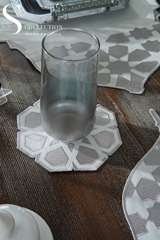 طقم مفارش سفرة كامل - تصميم قبة رمضان - مع منديل سلة الخبز ورانر - تطريز فضى - ٦ أشخاص - ٢٦ قطعة