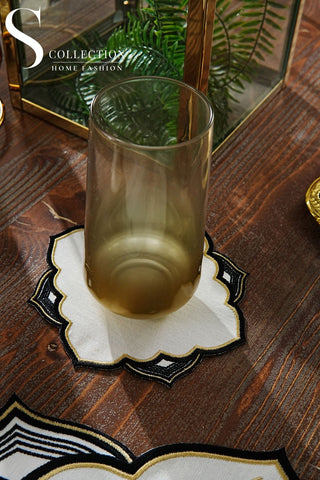 طقم مفارش سفرة - تصميم نجمه رمضان - تطريز ذهبى واسود -  قماش مقاوم للماء -  ٦ أشخاص - ٢٤ قطعة - طقم كامل