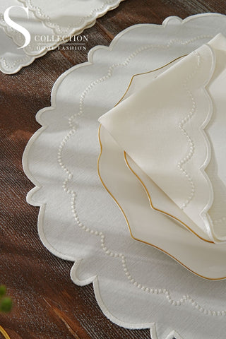 طقم مفارش سفرة - تصميم تانسي - تطريز اوف وايت - قماش مقاوم للماء - ٦ اشخاص - ٢٤ قطعة - طقم كامل