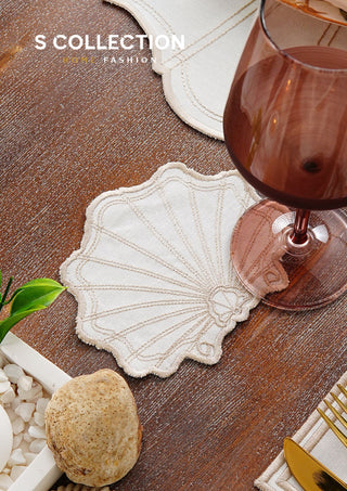 طقم مفارش سفرة - تصميم مارين - تطريز بنى فاتح (كابتشينو) - قماش مقاوم للماء - ٦ اشخاص - ٢٤ قطعة - طقم كامل  