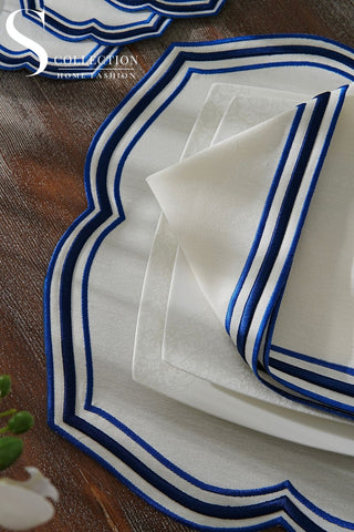 طقم مفارش سفرة - تصميم مونرايز - تطريز ازرق - قماش مقاوم للماء - ٦ اشخاص - ٢٤ قطعة - طقم كامل  