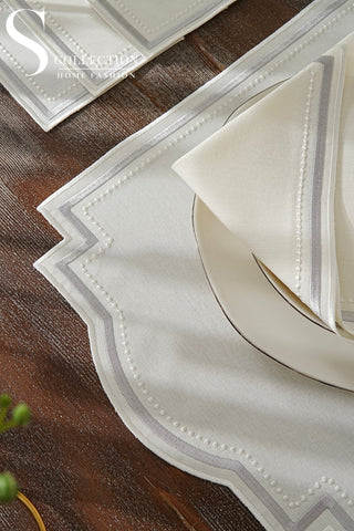 طقم مفارش سفرة - تصميم جراسفول - تطريز فضى - قماش مقاوم للماء - ٦ اشخاص - ٢٤ قطعة - طقم كامل  