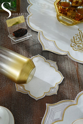 طقم مفارش سفرة كامل - تصميم نجمة رمضان - مع منديل سلة الخبز ورانر - تطريز ذهبى وفضى - ٦ أشخاص - ٢٦ قطعة