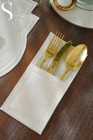 طقم مفارش سفرة - تصميم جراسفول - تطريز اوف وايت - قماش مقاوم للماء -  ٦ اشخاص - ٢٤ قطعة - طقم كامل  