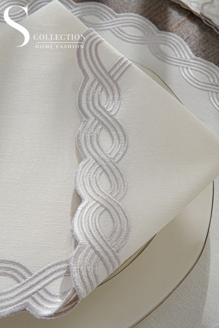 طقم مفارش سفرة - تصميم أوشن بريد - تطريز فضى - قماش مقاوم للماء - ٦ اشخاص - ٢٤ قطعة - طقم كامل  