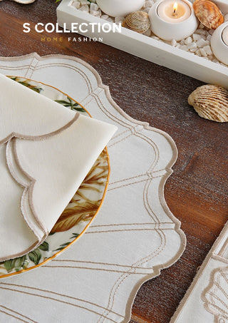 طقم مفارش سفرة - تصميم مارين - تطريز بنى فاتح (كابتشينو) - قماش مقاوم للماء - ٦ اشخاص - ٢٤ قطعة - طقم كامل  