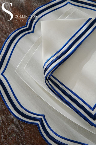 طقم مفارش سفرة - تصميم مونرايز - تطريز ازرق - قماش مقاوم للماء - ٦ اشخاص - ٢٤ قطعة - طقم كامل  