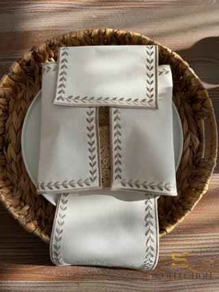 Leafy Allure Design Bread Basket Napkin - Waterproof Fabric - Cappuccino Embroidered