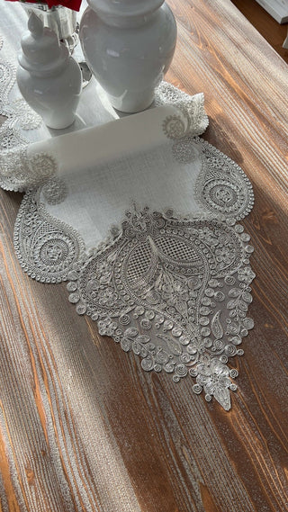 Bella Design Runner - Linen Fabric - Shine Platine Lace