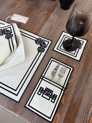 Pyramid Design Black Placemat Set - Waterproof Fabric - 6 Persons - 24 Pcs. Full Set