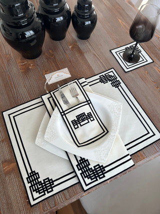 Pyramid Design Black Placemat Set - Waterproof Fabric - 6 Persons - 24 Pcs. Full Set